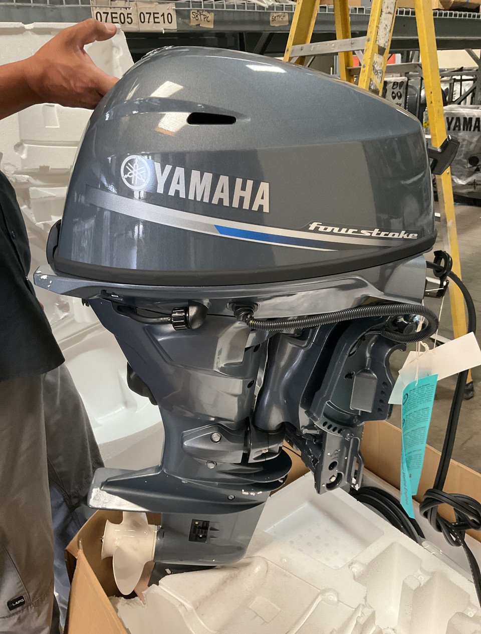 Yamaha-F25SWTC-25HP-remote-outboard.jpg